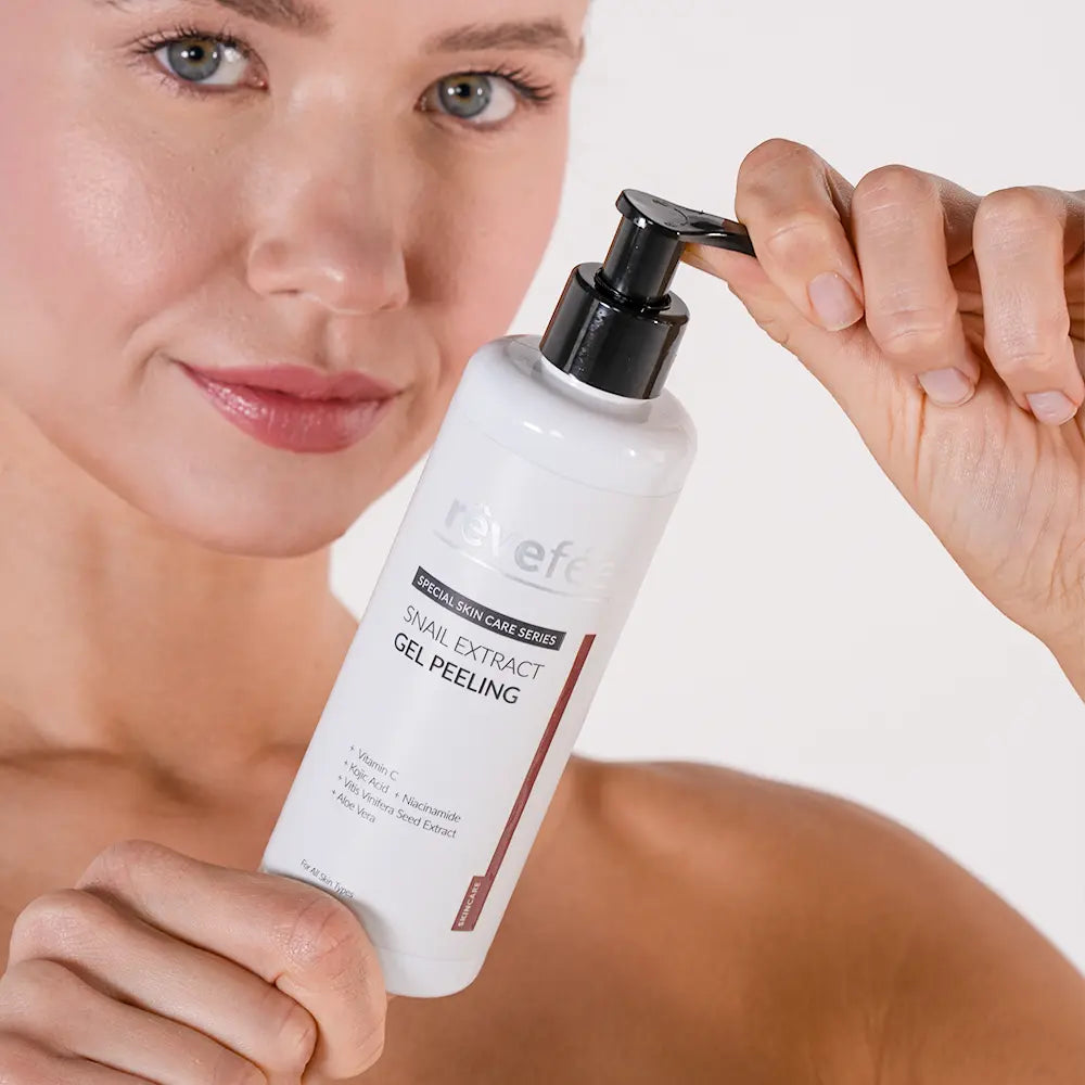 REVEFEE Snail Extract Gel Peeling 250ml